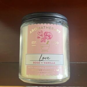 Bath & Body Works Aromatherapy Love Rose + Vanilla Candle (Single wick)